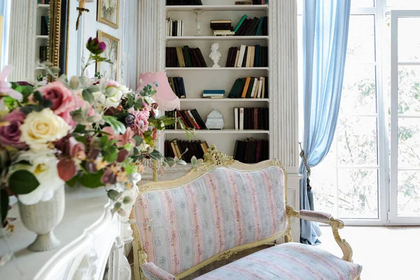 Cozy Living Room Interior Chic Beautiful Antique Baroque Furniture Walls — Stock Photo, Image