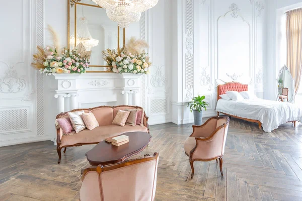 Królewski Barokowy Styl Luksusowe Eleganckie Wnętrze Dużego Pokoju Ekstra Biały — Zdjęcie stockowe