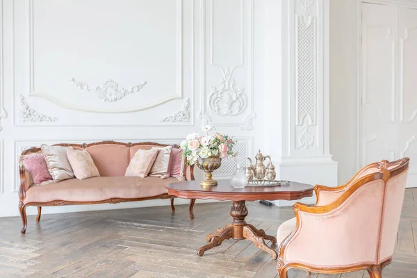 Królewski Barokowy Styl Luksusowe Eleganckie Wnętrze Dużego Pokoju Ekstra Biały — Zdjęcie stockowe