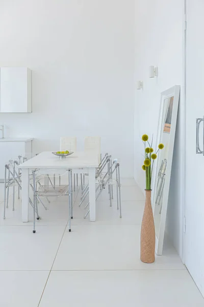Gemütliches Luxuriöses Und Modernes Interieur Einer Studiowohnung Extra Weißen Farben — Stockfoto