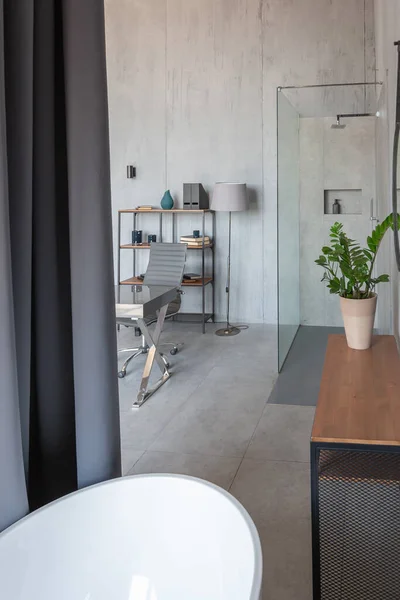 Moderno Minimalista Cinza Escuro Loft Estilo Estúdio Design Interiores Cozinha — Fotografia de Stock
