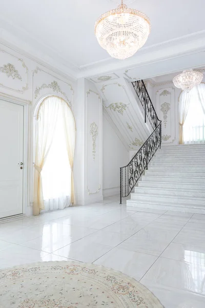 Luxury Royal Posh Interior Baroque Style Very Bright Light White — Stock Photo, Image
