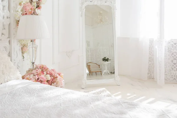 색상의 색상의 침실의 스타일의 값비싼 — 스톡 사진