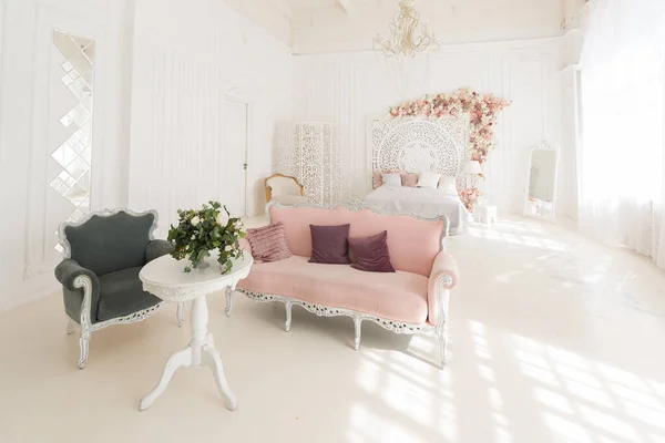 색상의 색상의 침실의 스타일의 값비싼 — 스톡 사진