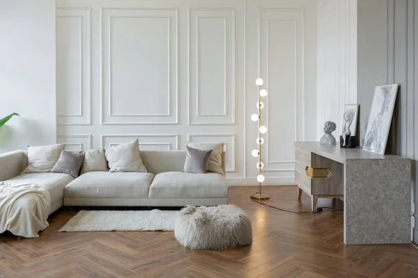 Interior Minimalista Apartamento Ultra Moderno Plano Aberto Com Paredes Brancas — Fotografia de Stock