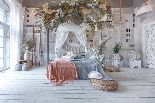 Balinese Style Bedroom Interior Canopy Bed Lots Textiles Decoration Wicker — Stock Photo, Image