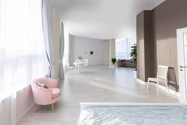 Luxusní Drahý Interiér Apartmánu Otevřeným Plánem Světlých Barvách Stylová Moderní — Stock fotografie