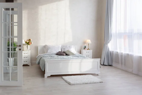 Stílusos Modern Hálószoba Minimalista Design Egy Luxus Gazdag Drága Belsejében — Stock Fotó