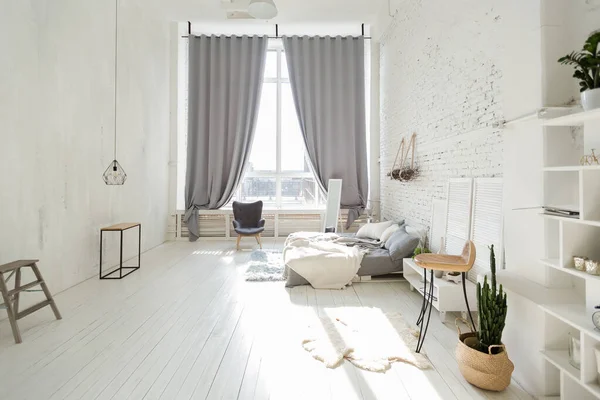 Amplio Elegante Apartamento Loft Moderno Colores Blanco Claro Una Gran —  Fotos de Stock