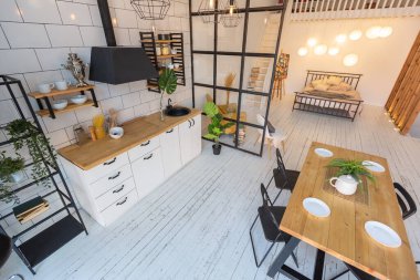 İskandinav tarzı lüks bir stüdyo dairesinin lüks modern tasarımı