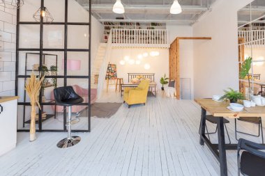 İskandinav tarzı lüks bir stüdyo dairesinin lüks modern tasarımı