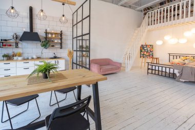İskandinav tarzı lüks bir stüdyo dairesinin lüks modern tasarımı