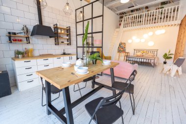 İskandinav tarzı lüks bir stüdyo dairesinin lüks modern tasarımı