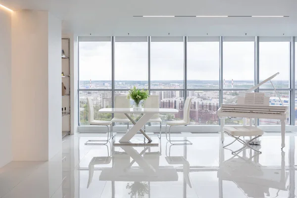 Apartamento Elegante Luxo Branco Muito Brilhante Piso Alto Com Layout — Fotografia de Stock