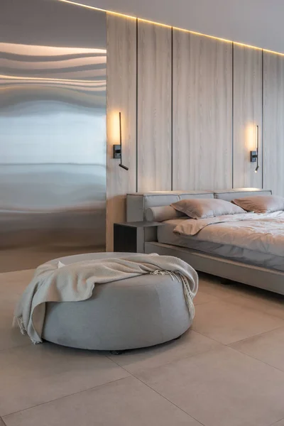 ベージュカラーの和風モダンなミニマルなソフトデザインの寝室のインテリア — ストック写真
