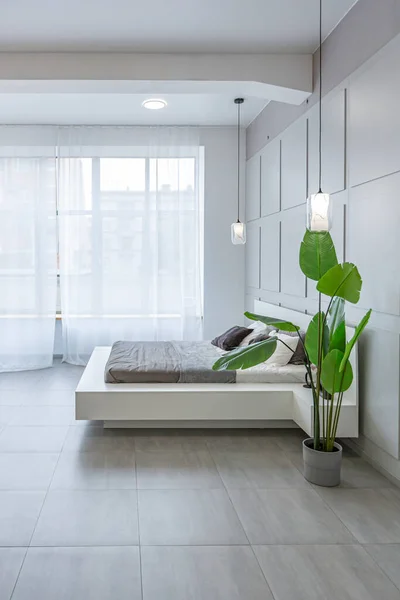 Elegant Ljus Modern Sovrum Interiör Med Dekorativa Nischer Med Led — Stockfoto