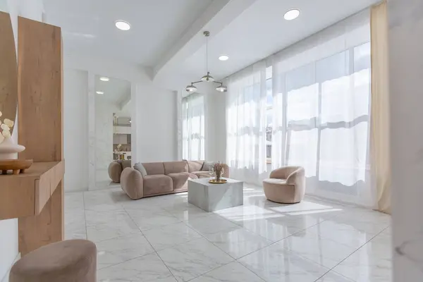 Světlý Luxusní Design Interiéru Moderního Bytu Minimalistickém Stylu Mramorovým Zdobením — Stock fotografie