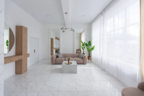 Vardagsrum Med Mjuka Beige Möbler Ljus Lyxig Inredning Modern Lägenhet — Stockfoto