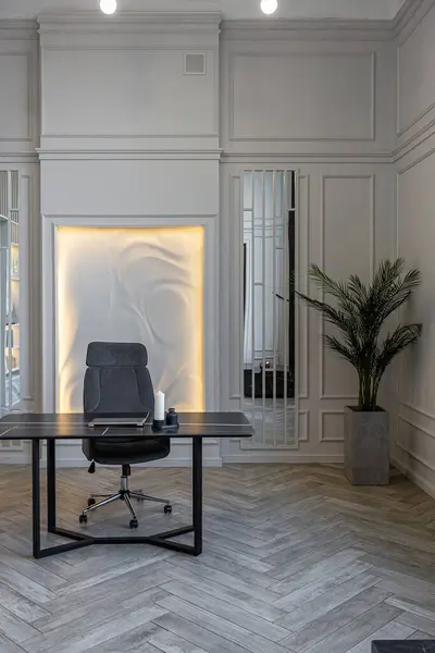Élégant Lumière Confortable Lumineux Intérieur Spacieux Luxueux Une Maison Campagne Photo De Stock