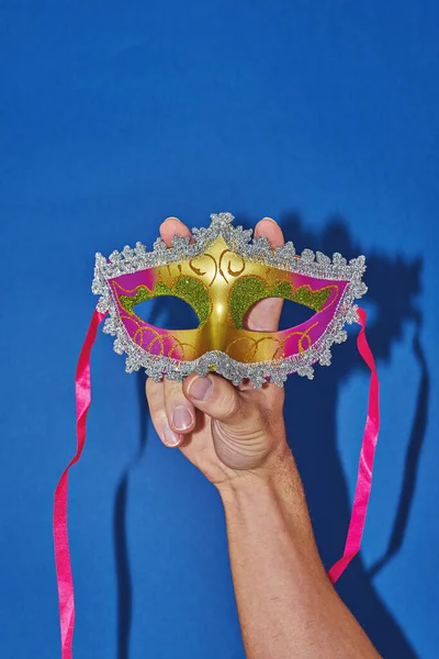 Maschera Carnevale Mardi Gras Maschera Sfondo Blu Con Coriandoli Spazio — Foto Stock