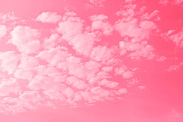 Белые Облака Розовом Небе Копируют Космический Естественный Фон Изображение Тонировано — стоковое фото