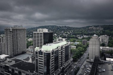Montreal şehir merkezinin çatı manzarası