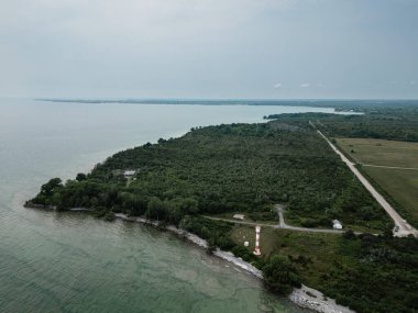 Prens Edward County Kanada 'nın kıyısındaki deniz feneri.