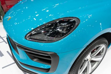 yeni lüks araba iç mimarisi