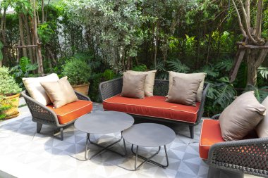 Modern oturma odasının içi.