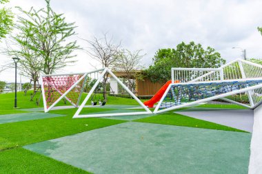 Gündüz çocuk parkı ve parkı