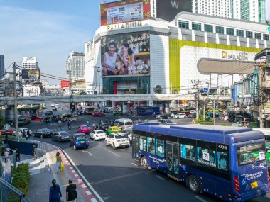 Bangkok, Tayland - Kasım 09, 2018: Bangkok, Tayland 'da trafik sıkışıklığı