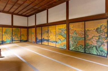 Tapınakta geleneksel sanat eserleri