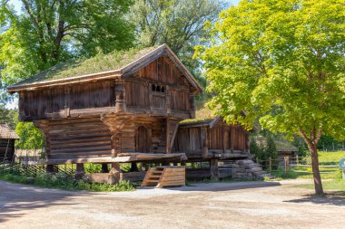 Almanya 'nın Rasse köyündeki eski köyde geleneksel ahşap evler..