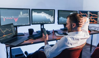 İş stratejisi. Borsa teknolojisiyle çalışan borsa simsarı..