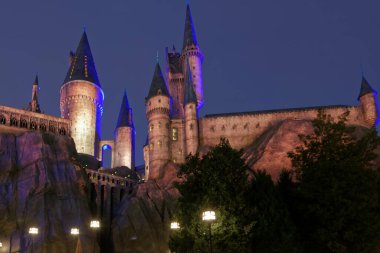 2022.11.27 Pekin Universal Resort, kapalı Covid-19 salgın önleme ve kontrol ölçüsü altında güneşli bir kış gününde açıldı..