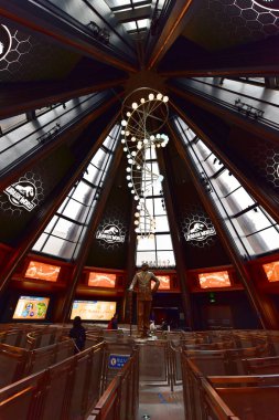 2022.11.27 Pekin Universal Resort, kapalı Covid-19 salgın önleme ve kontrol ölçüsü altında güneşli bir kış gününde açıldı..