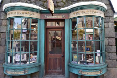 2022.11.27 Pekin Universal Resort, kapalı Covid-19 salgın önleme ve kontrol ölçüsü altında güneşli bir kış gününde açıldı..