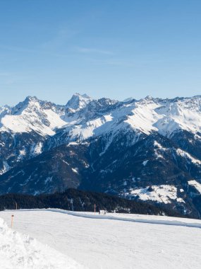 Kışın Ladis, Fiss, Serfaus 'un Tyrol' daki kayak merkezinde panoramik manzara. Avusturya Ocak 2018.