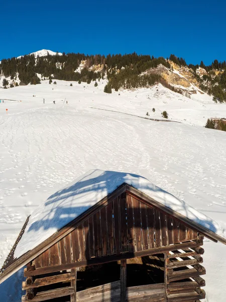 Panoramatický Výhled Dřevěným Domem Zimě Středisku Ladis Fiss Serfaus Lyžařském — Stock fotografie