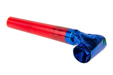 Parti kornası öttürücüsü ıslık çalan ses çıkarıcıyı beyazın üzerinde izole etti.