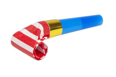 Beyaz arka planda izole edilmiş parti için renkli boynuz ses çıkarıcı yuvarlandı