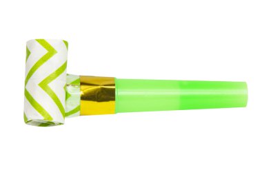 Yuvarlanan şenlik çığırtkanı ya da beyaz izole edilmiş yerde parti düdüğü.