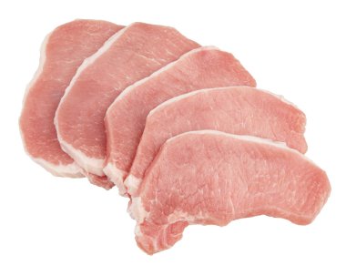 Beyaz arka planda çiğ domuz parçaları. Üst görünüm.