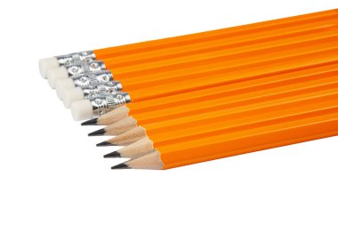 Keskinleştirilmiş grafit kalemler beyaz arkaplanda izole edildi