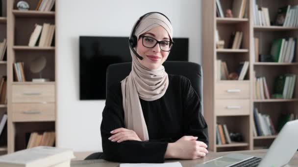 People Overwork Remote Deadline Office Work Concept Confident Smiling Muslim — Stock video