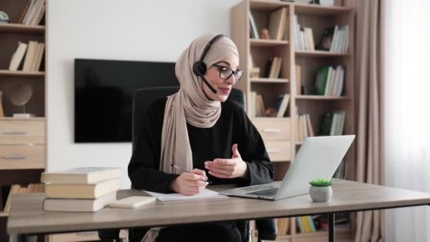 Attractive Confident Muslim Business Woman Office Manager Wearing Headset Hijab — Stockvideo