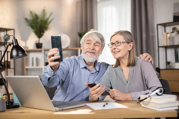 Elderly Family Man Embracing His Beloved Wife While Creating Self — Stock Photo, Image