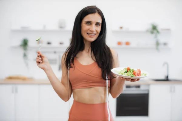 Energetic Fitness Woman Enjoying Smell Fresh Cucumber While Eating Low — Stock Photo, Image