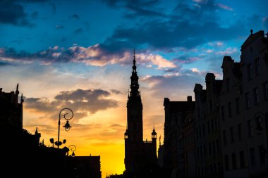 Polonya 'nın eski Gdansk kasabasındaki ana müze kulesi.
