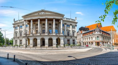 Wroclaw 'daki opera binası, panoramik manzara. Polonya